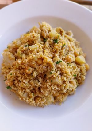 Una foto de Cous cous con col y garbanzos