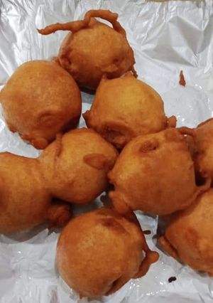 A picture of Bataka vada (aloo bonda).