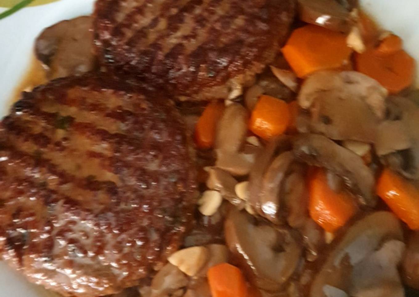 Hamburguesas con champiñones en olla rápida