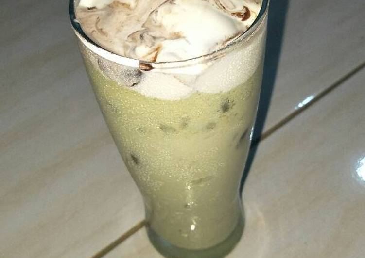 Ice Green tea with ice cream choco fudge