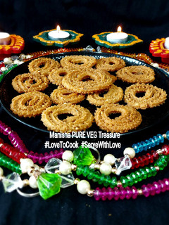 ઘઉં નાં લોટ ની ચકરી (Wheat Flour Chakri Recipe In Gujarati) રેસીપી મુખ્ય ફોટો