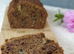 Una foto de Budín saludable con dátiles y nueces