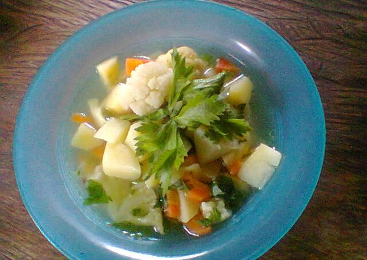 Sayur sop kembang kol