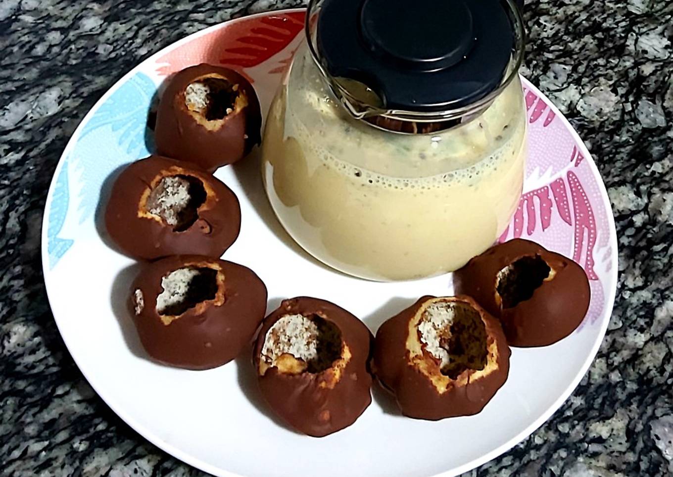 Chocolate puri served with chilled rabdi!