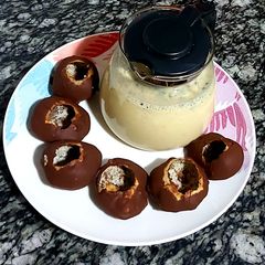 Chocolate puri served with chilled rabdi! A picture of Chocolate puri served with chilled rabdi!.