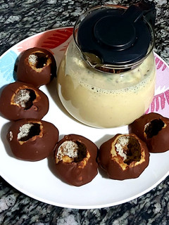 A picture of Chocolate puri served with chilled rabdi!.