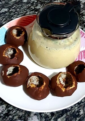 A picture of Chocolate puri served with chilled rabdi!.