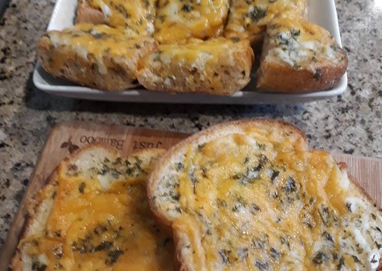 9 Resep: Garlic Cheese Bread Anti Ribet!