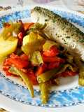 Xarda al horno con salteado de verduras asadas y patata