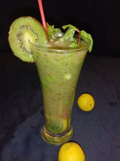कीवी मोजितो (Kiwi Mojito recipe in Hindi) रेसिपी मुख्य फोटो