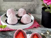 Gambar mochi strawberry