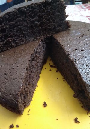 Una foto de Bizcochuelo húmedo de chocolate