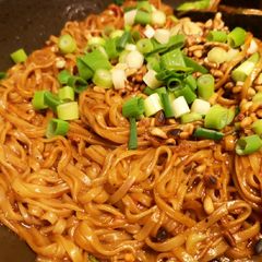 A picture of Pad thai.