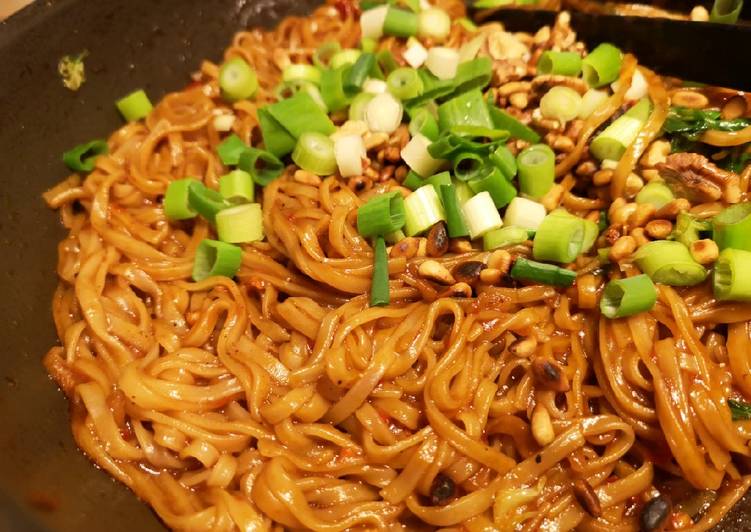 How to Make Super Quick Homemade Pad thai