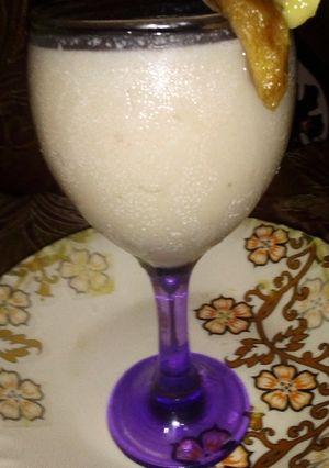 A picture of Chikoo Banana Shake.