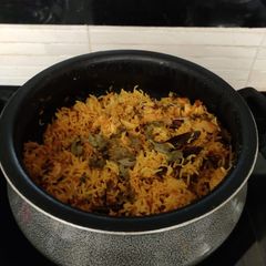 A picture of Madras Chicken Biryani.