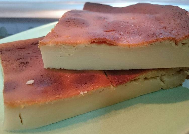 Quesada pasiega al aroma de limón
