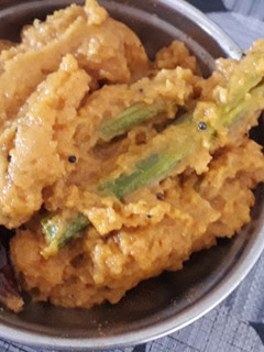 સરગવા ની શીંગ નું લોટ વાળું શાક (Saragva Shing Besan Shak Recipe In Gujarati) રેસીપી મુખ્ય ફોટો