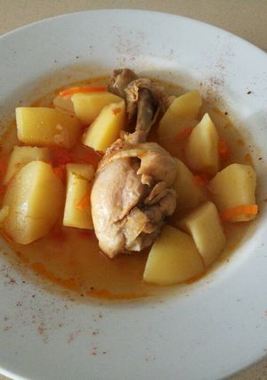 Una foto de Guisado de pollo en olla exprés