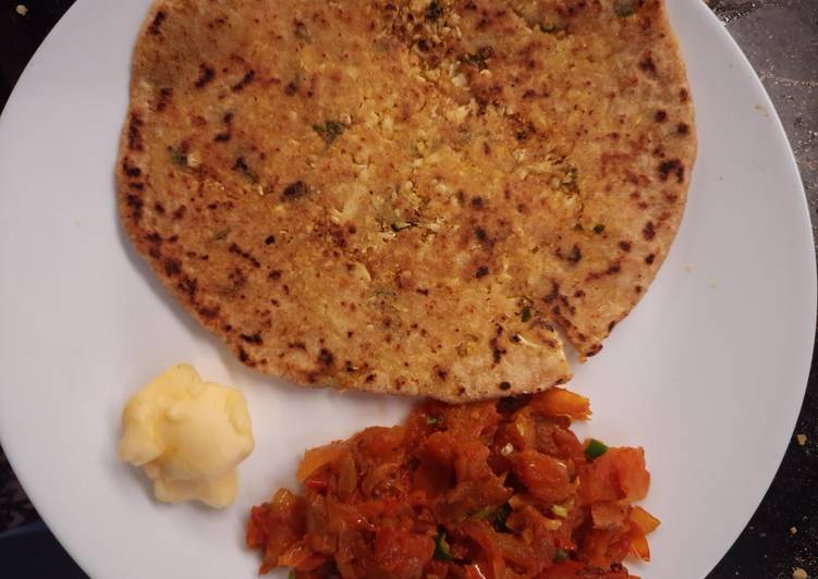 Gobhi Paratha with Tomato and Onion Bhurta