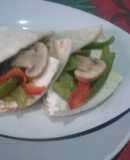 Quesadilla de panela con champiñones y pimientos