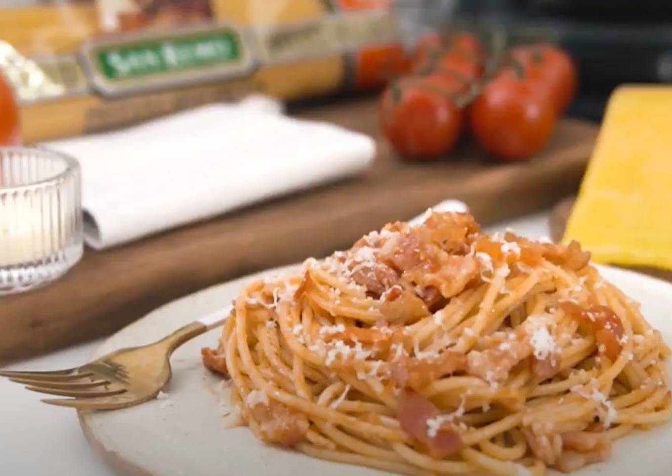 Spaghetti Amatriciana (Tomat & Bacon Sapi)