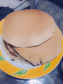 Una foto de Hot cakes de banana sin huevo