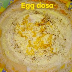 A picture of Egg dosa.