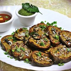 A picture of Patra Bhajiya(colocasia leaves fritters).