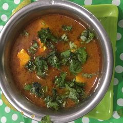 A picture of Matar paneer.