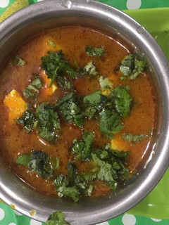 A picture of Matar paneer.