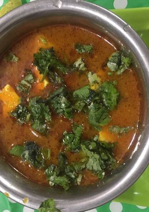 A picture of Matar paneer.