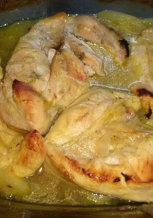 Una foto de Pollo a la miel y manzana