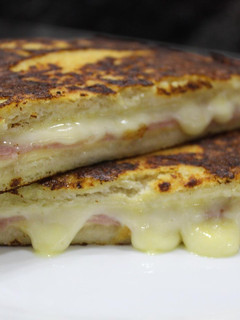 Una foto de Tostada Francesa de Sándwich de Miga