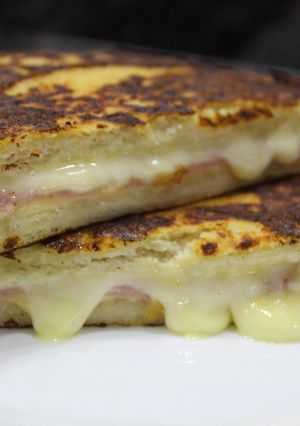 Una foto de Tostada Francesa de Sándwich de Miga
