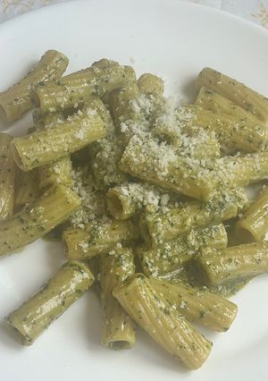 Una foto de Tortiglioni al pesto
