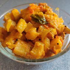A picture of Vazhaikai Poriyal / Plantain Fry 🍌.