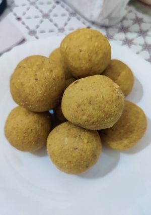 A picture of Maladu laddoo.