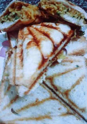 A picture of Maggi Sandwich.