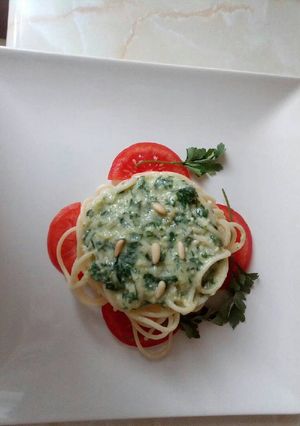 Una foto de Spaghetti al pesto