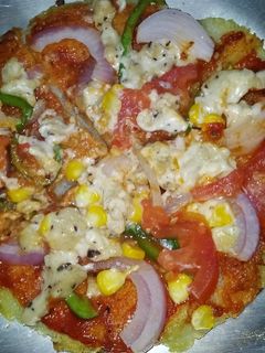 सूजी पिज़्ज़ा (suji pizza recipe in Hindi) रेसिपी मुख्य फोटो