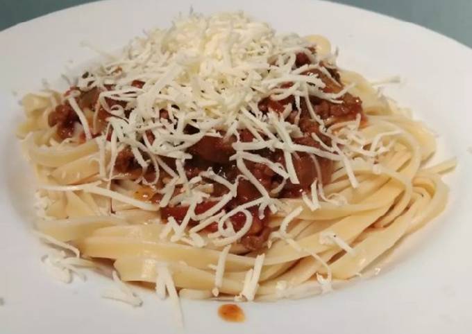 Fettucine Bolognaise