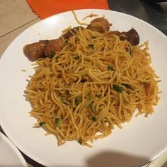 A picture of Spaghetti and sausages(spicy).