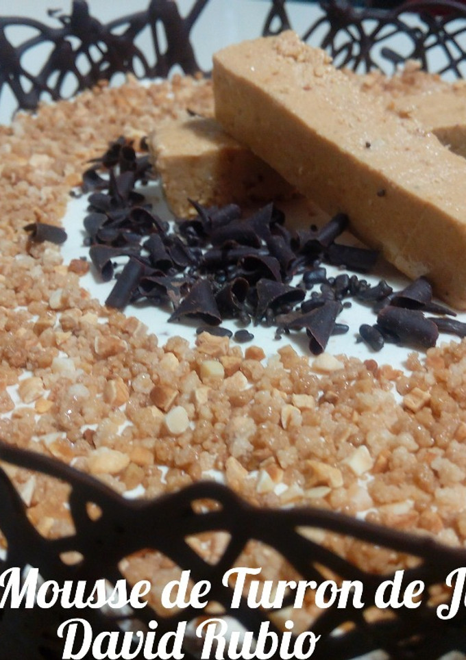 Una foto de Tarta de mousse de turrón de Jijona