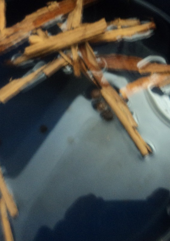 Una foto de Agua de canela y especia para base de atoles, café y chocolate, Doña Chole