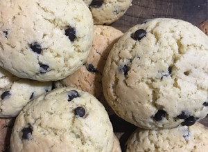 Una foto de Galletas con chips de chocolate🍪😍