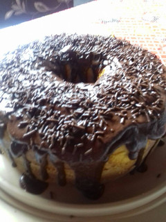 Foto de Bolo de cenoura com calda de chocolate
