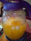 Jugo de naranja y limón con un toque de jugo de durazno 🍊🍋🍑🍊