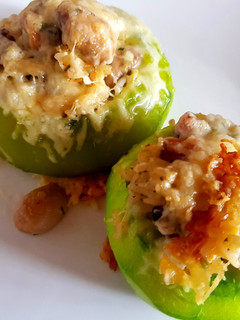 Una foto de Zapallitos de tronco rellenos con champiñones. 😉🧂🍽