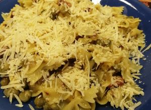 Una foto de Fideos con panceta